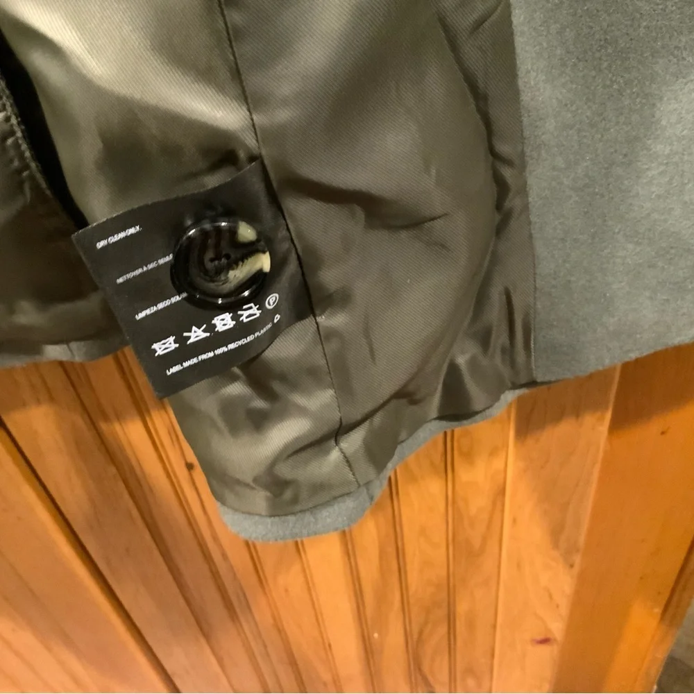 Bernardo Double-Breasted Gray Pea Coat - Picture 6 of 7